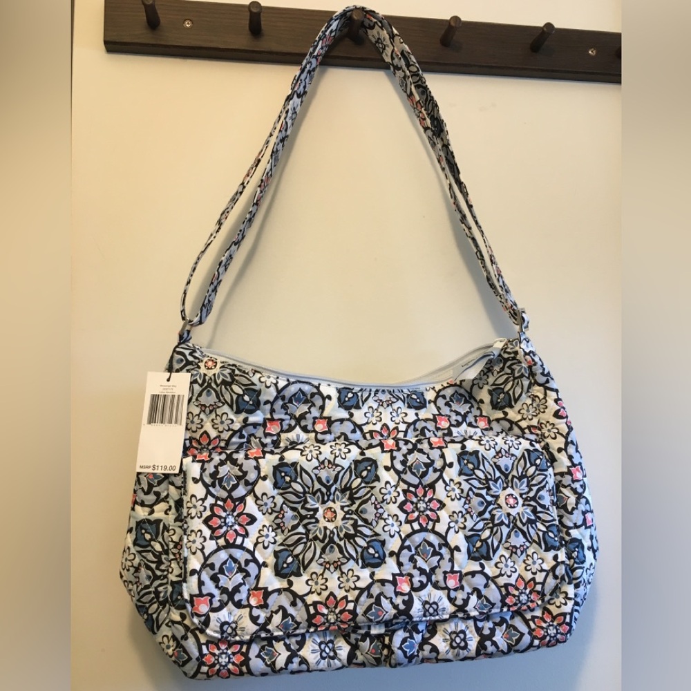 NWT Vera Bradley Messenger Bag. 
Pattern- Lisbon Medallion. - Picture 3 of 8